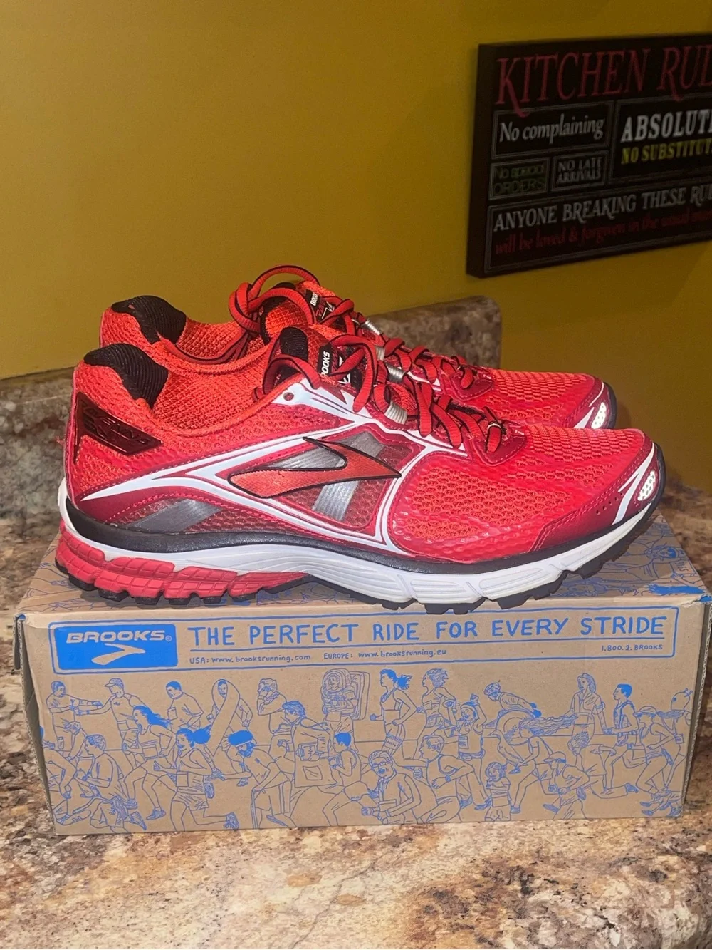Brooks Ravenna 5 Men’s Vibrant Red Athletic Running Shoes